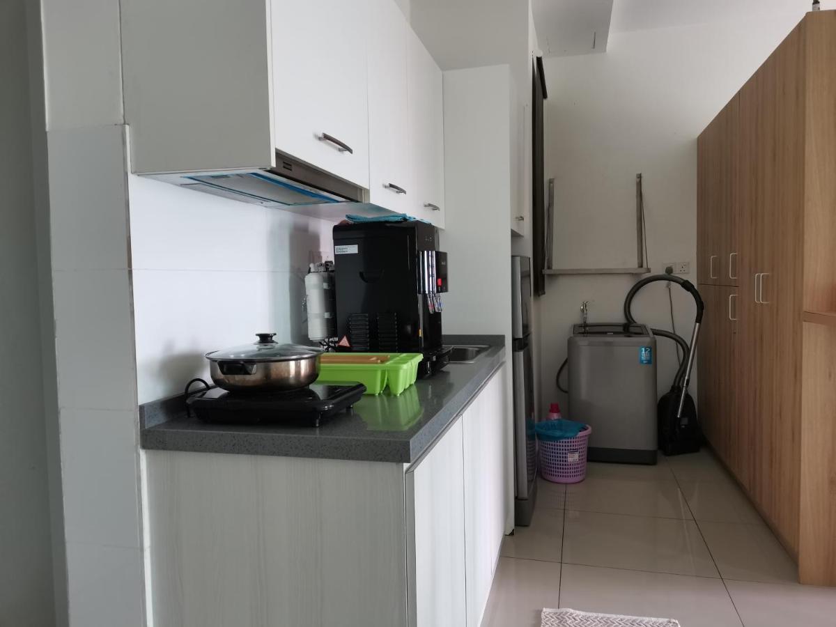 Studio Apartment Cyberjaya Near Bus Terminal Exterior foto